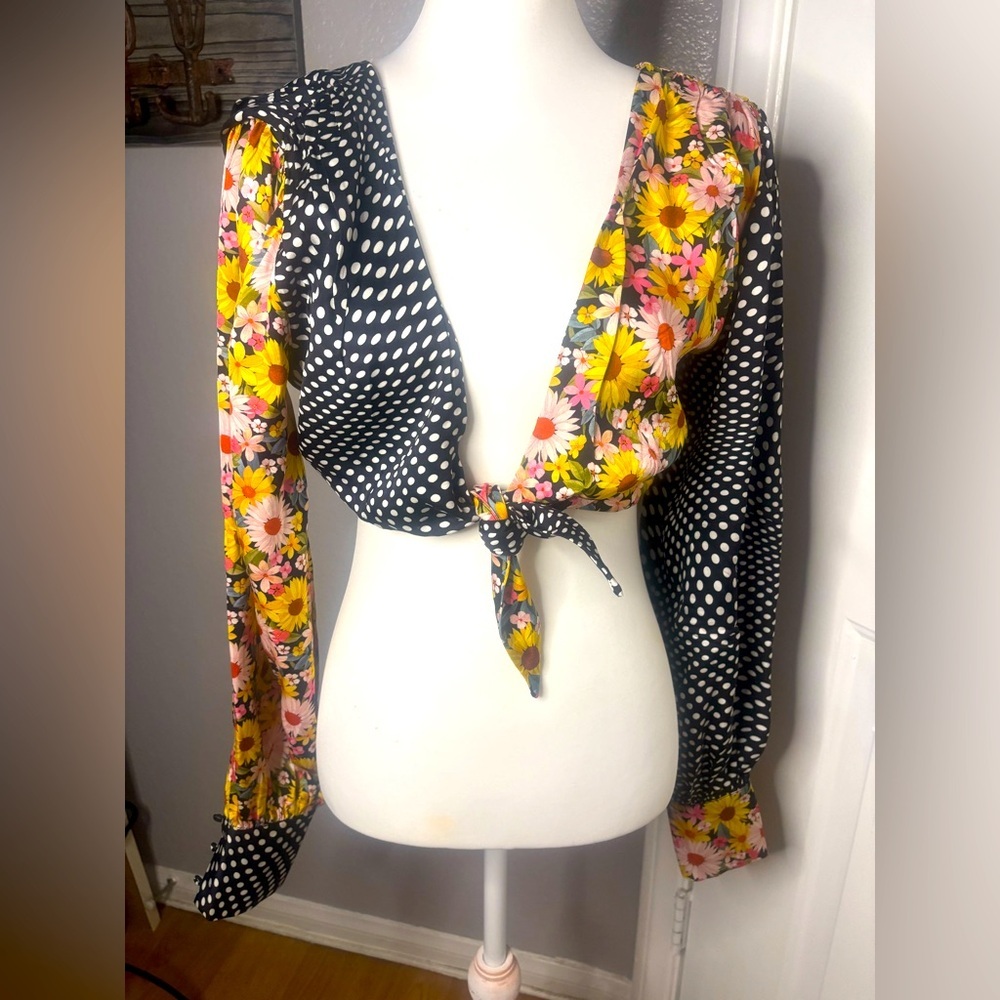 For love & lemons | size m NWoT | Anya crop top with tie front & long sleeves